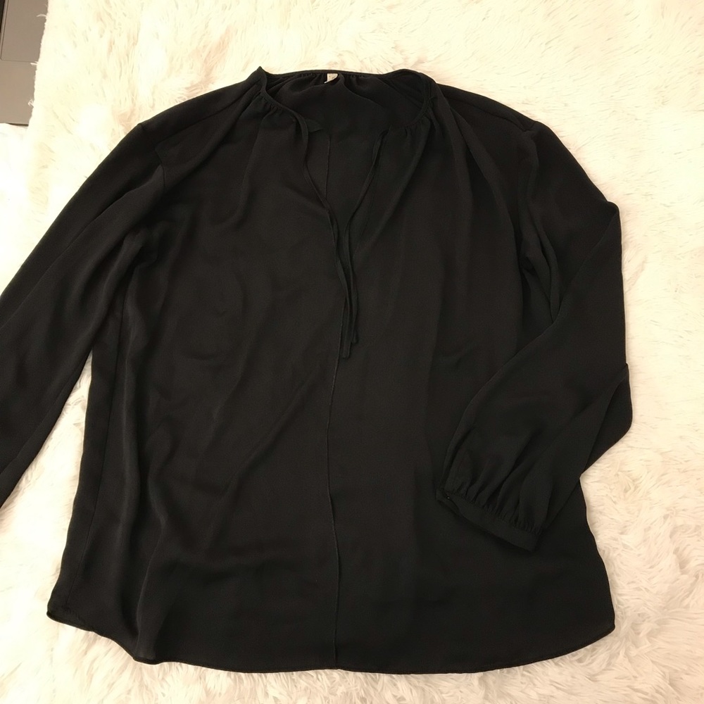 ARITZIA BLACK BLOUSE - TIE FRONT